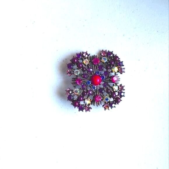 Vintage sparkly magenta brooch pin - Picture 1 of 4